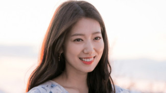 Rahasia Kulit Kencang dan Awet Muda Park Shin Hye di Usia 30an