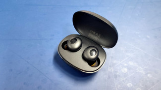 Utak-atik Earphone Rancangan Desainer Hermes