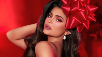 Ulang Tahun ke 25, Kylie Jenner Pamer Foto Masa Kecil