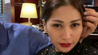 Tips Pilih Lipstik yang Nyaman di Bibir ala Tata Janeeta