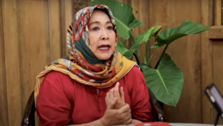 Jenny Rachman Laporkan Suami ke Polisi