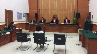 Sempat Ricuh, Ada Orang Dipukul Saat Sidang Vanessa Angel