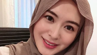 Ayana Moon Berikan Penjelasan Terkait Fotonya yang Tak Berhijab