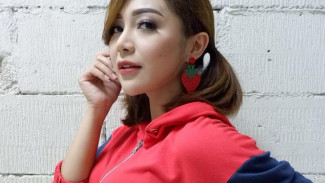 Suasana Haru Iringi Pemakaman Chacha Sherly