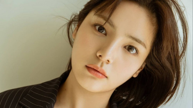 Song Yoo Jung.