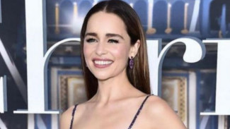 Emilia Clarke Buka Suara Mengenai Aneurisma Otak yang Dideritanya