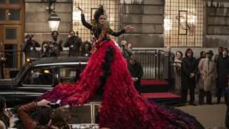Gaun Fantastis Ini Jadi Favorit Emma Stone di Film Cruella