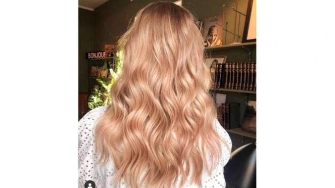 Peach blonde