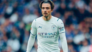 Gaya 'Jagoan' Pemain Mahal ManCity Hadapi Gelandang Southampton