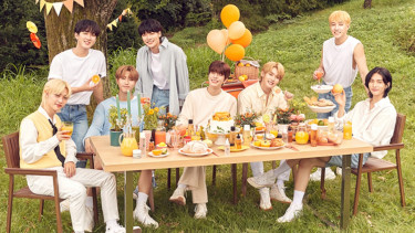 Stray Kids.