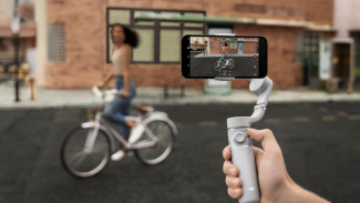 Begini Jadinya kalau Gimbal dan Tongsis Menyatu di Ponsel