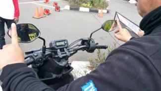 Sering Diabaikan, Spion Motor Ternyata Wajib Dipasang Dua