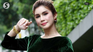 Nur Sajat, Selebgram Transgender Ditangkap Usai Umrah Pakai Mukena