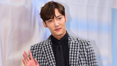 Choi Jin Hyuk.