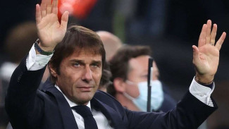 Antonio Conte Bete Disoraki Fans Tottenham Hotspur