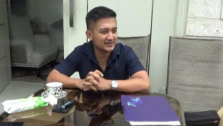 Tom Liwafa Buka Suara Soal Dugaan Masuk Aliran Judi