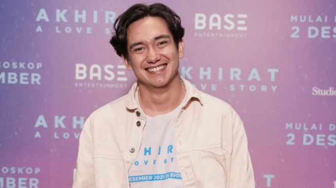 Adipati Dolken.