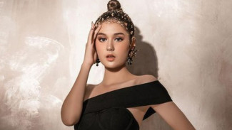 Foto Rambut Indah Zoe Jackson, Bintang Buku Harian Seorang Istri 
