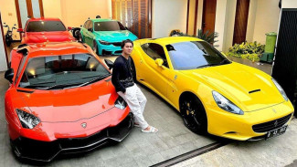 Makin Mewah Saja Koleksi Mobil Rizky Billar, Harganya Bikin Kaget