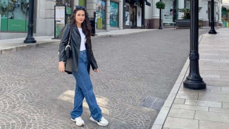 8 Potret Raisa Liburan di AS, Bawa Stroller hingga Bertemu Idola