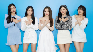 Joy dan Irene Red Velvet Disorot, Makan Bersila - Pamer Celana Dalam