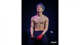 Penampilan Jackson Wang di Coachella, Hingga Buka Baju