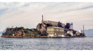Trump Perintahkan Buka Kembali Penjara Alcatraz untuk Penjahat Brutal di AS