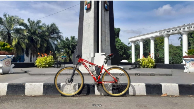 Tugu Kujang