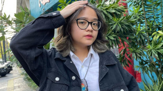 Viral Cinta Kuya Punguti Botol Bekas Demi Dapat Uang, Netizen: Didikan Orangtuanya Hebat
