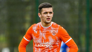 Pengakuan Jake Daniels, Pemain Sepak Bola Gay Pertama Di Inggris