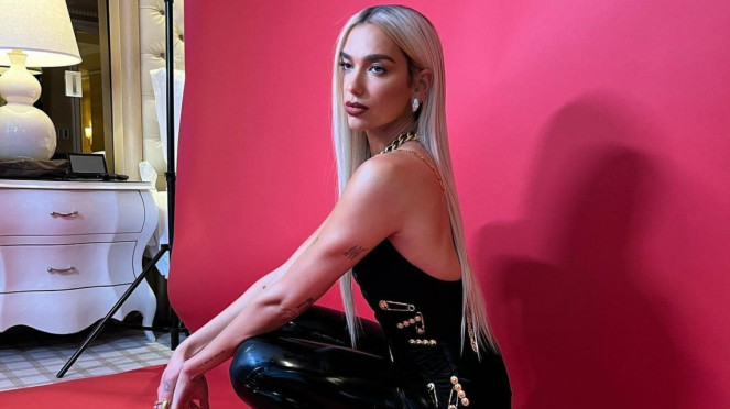 Dua Lipa.