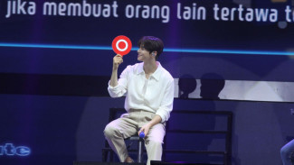Wow! Cha Eun Woo Incar Oleh-oleh Ini dari Indonesia untuk Keluarganya