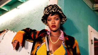 Ini Alasan Rihanna Belum Mau Beberkan Wajah dan Nama Anaknya