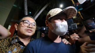 Wow, Jalani Wajib Lapor, Rizky Billar Pakai Topi Seharga Rp7 Juta?