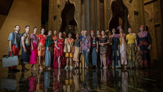30 Busana Spektakuler Terinspirasi Toraja Diperagakan Para Model Difabel