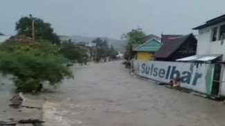 Banjir Hantam Majene dan Mamuju Sulbar: 1.672 Warga Mengungsi