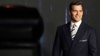 Saingan dengan Daniel Craig, Henry Cavill Nyaris Perankan James Bond