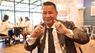 Hotman Paris Bocorkan Koleksi Cincin Berlian Miliknya, Harganya Bikin Melongo
