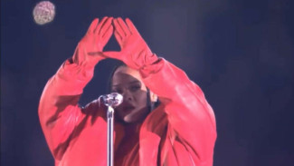 Penampilan Rihanna di Super Bowl 2023 Disebut Sebagai Pemujaan Setan