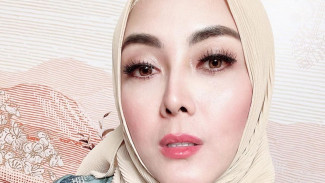 Cerai dari Ijonk, Dhena Devanka Berhijab dan Hijrah?