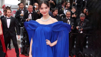 Raline Shah Melenggang Cantik di Red Carpet Cannes Film Festival, Kenakan Karya Desainer Sumut