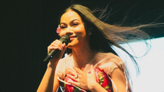 Gaya Panggung Yura Yunita Jadi Sorotan dan Bius Penonton dengan Lagu Hitsnya