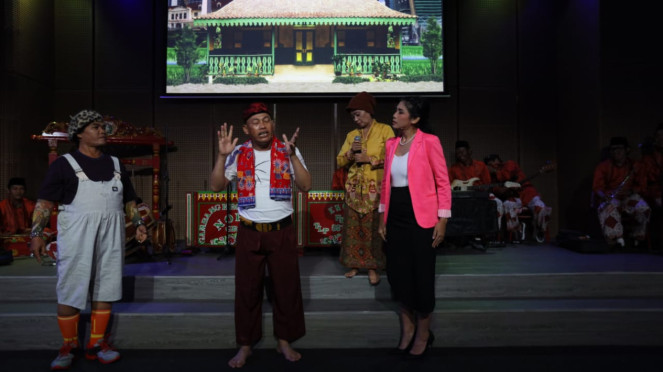 Lenong Betawi.