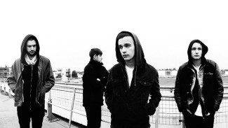 Imbas Ciuman Sesama Jenis di Festival Musik Malaysia, The 1975 Batal Tampil di We The Fest Jakarta