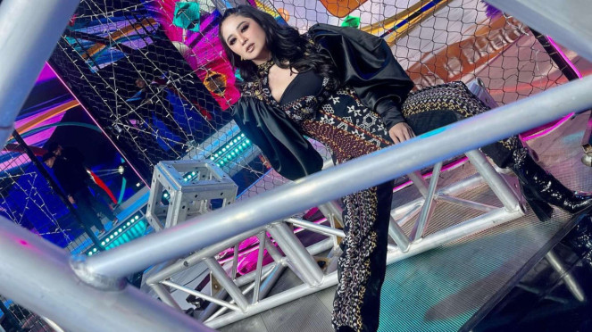 Dewi Perssik