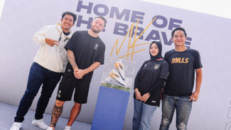 Merasakan Sensasi Senjata Perang Marc Klok