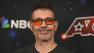 Simon Cowell Terus Terang Gak Punya Bakat Tampil di Panggung
