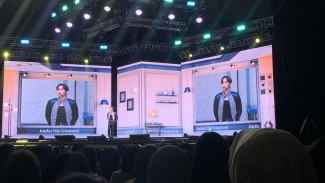Gelar Fan Meeting di Jakarta, Lee Junho Ngikutin Tren: Boleh Dong Pinjam Seratus