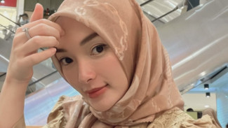 Zaskia Gotik Mantap Berhijab Sepulang Umroh, Gak Takut Rezeki Seret