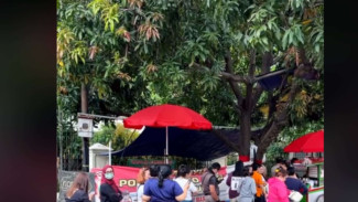 Gara-gara Jualan di Depan Kuburan, Bakso Gerobak Ini Viral dan Habiskan Ratusan Porsi